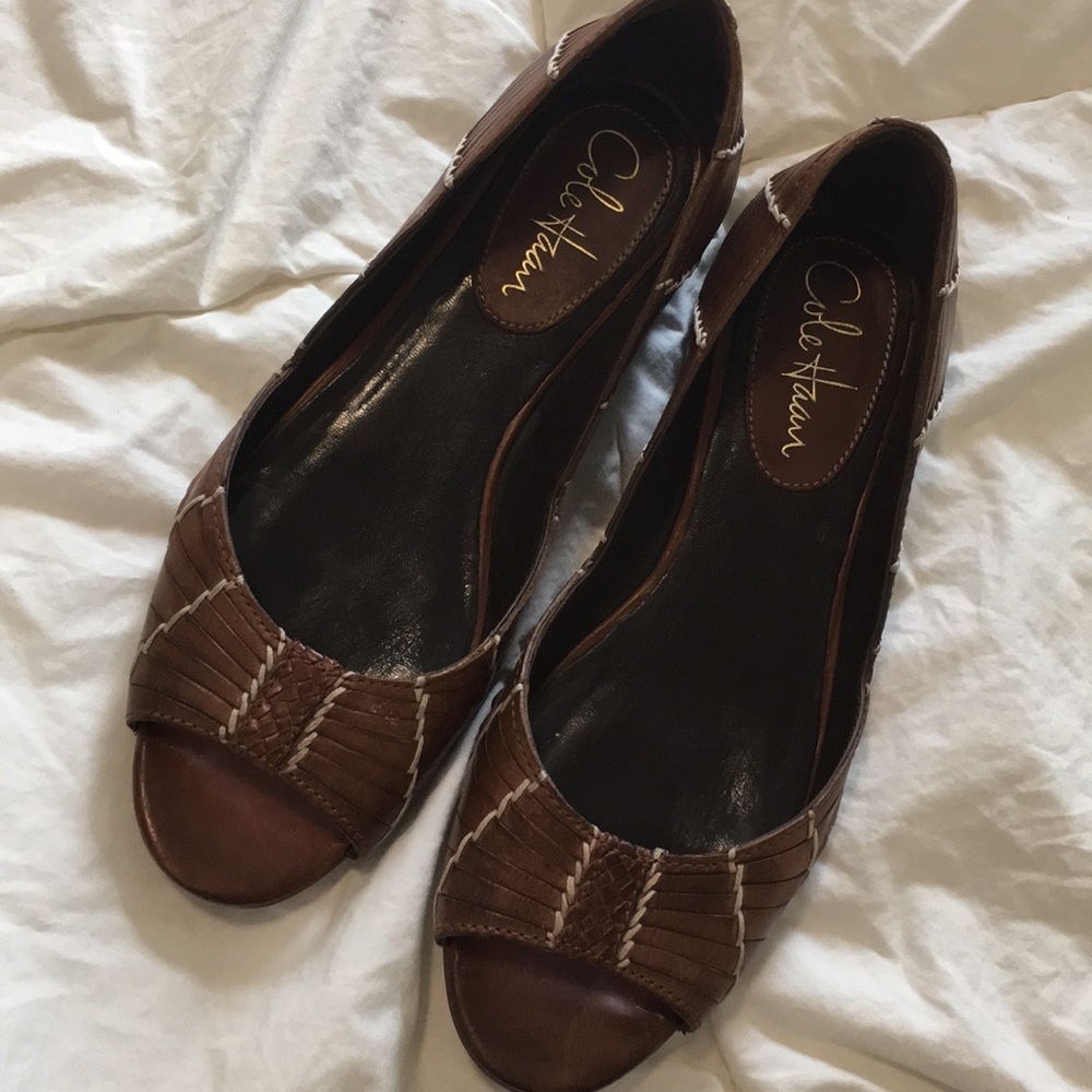 Colé Haan ladies leather shoe